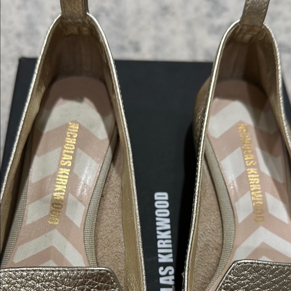 Nicholas Kirkwood Gold Beya Flats - Picture 2 of 8